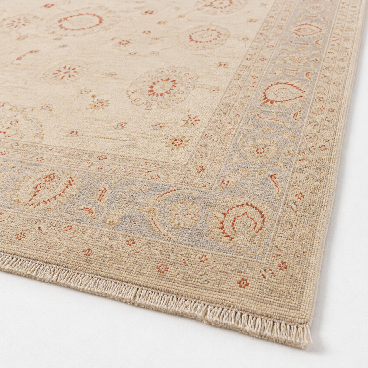 Sahar-e-Nur Afghan Ghazni wool rug, hand-knotted detail