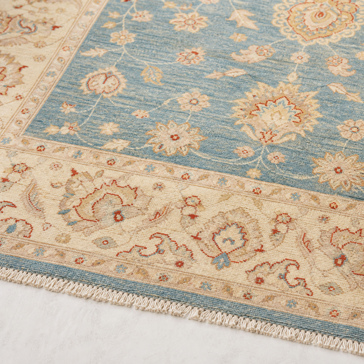 Aab-e-Kabul Afghan Ghazni wool rug, hand-knotted detail