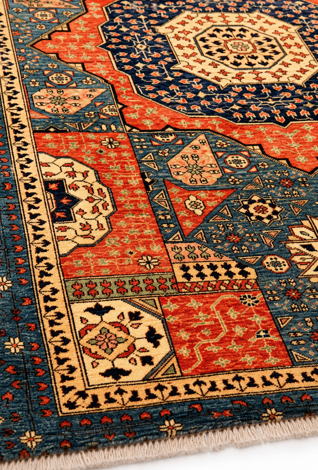 Sitara-e-Balkh Afghan Ghazni wool rug, hand-knotted detail