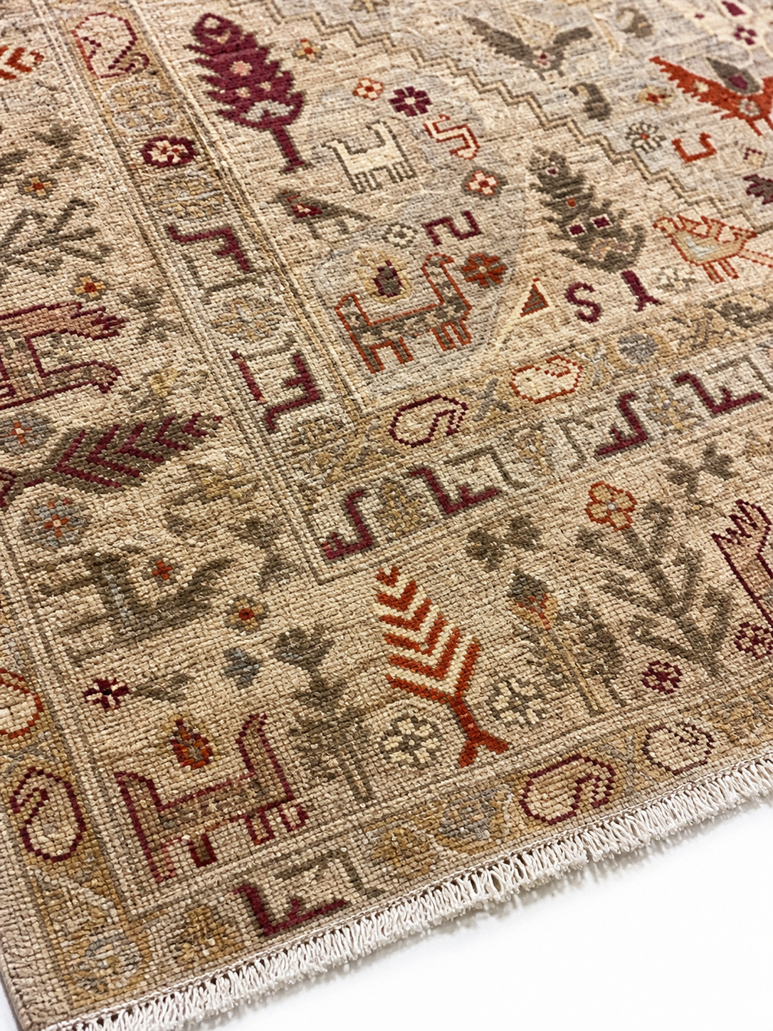 Qissa-e-Bamyan Afghan Ghazni wool rug, hand-knotted detail