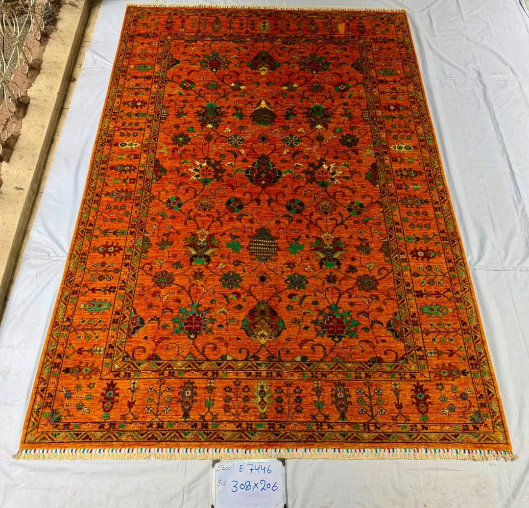 Narang-e-Hindukush Afghan hand-knotted Ghazni wool rug, overhead view