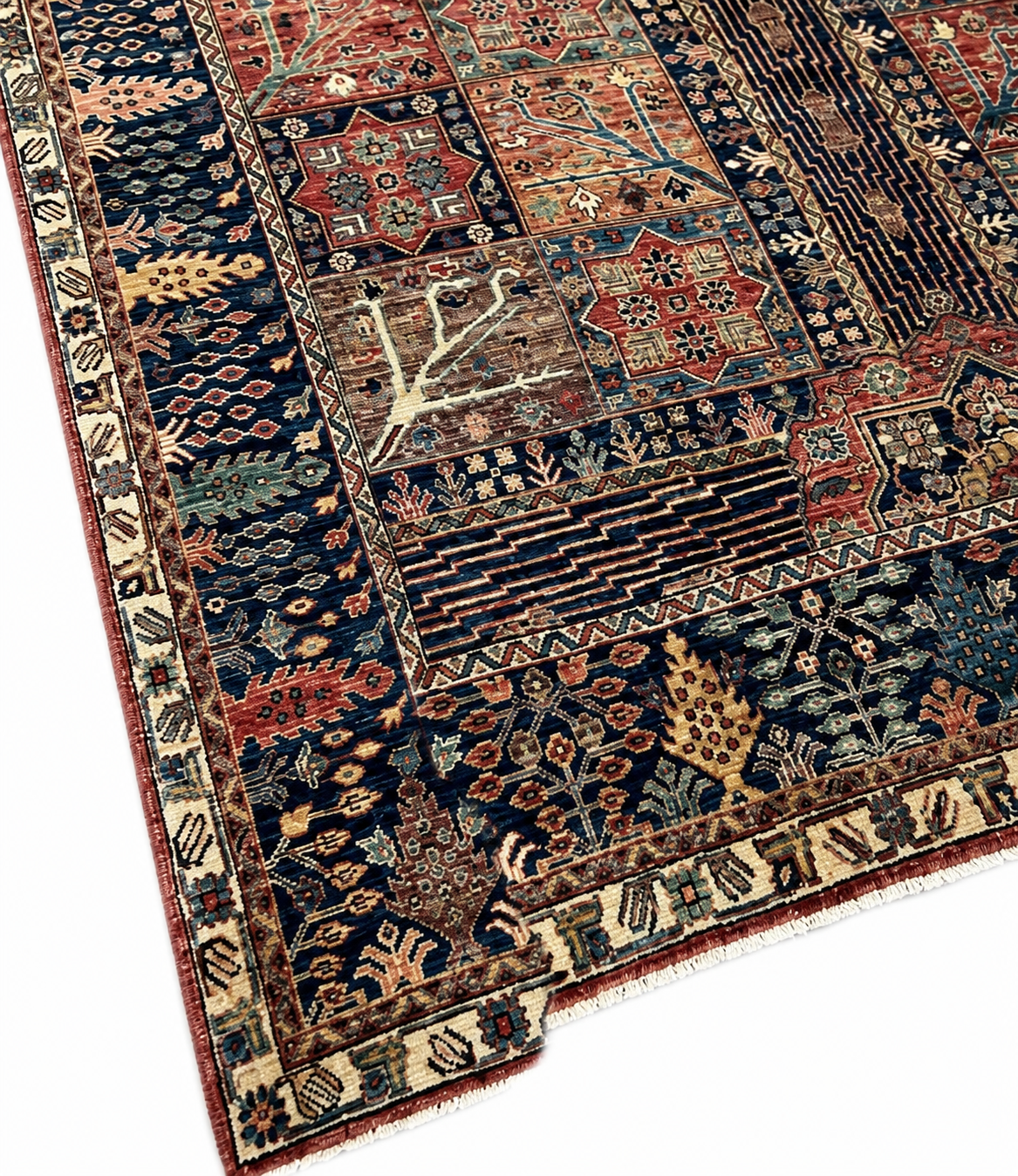 Ivan-e-Herat Afghan Ghazni wool rug, hand-knotted detail