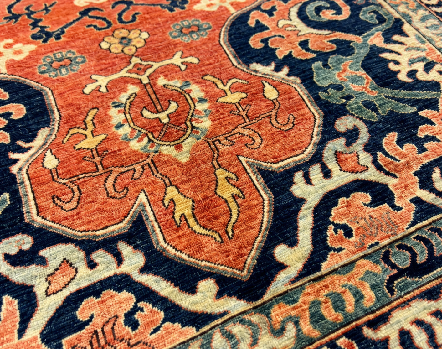 Simurgh-e-Kabul Afghan Ghazni wool rug, hand-knotted detail