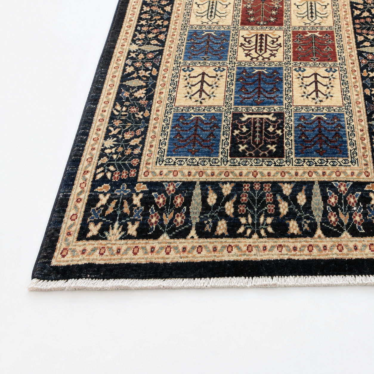 Shab-e-Chaharbagh Afghan Ghazni wool rug, hand-knotted detail