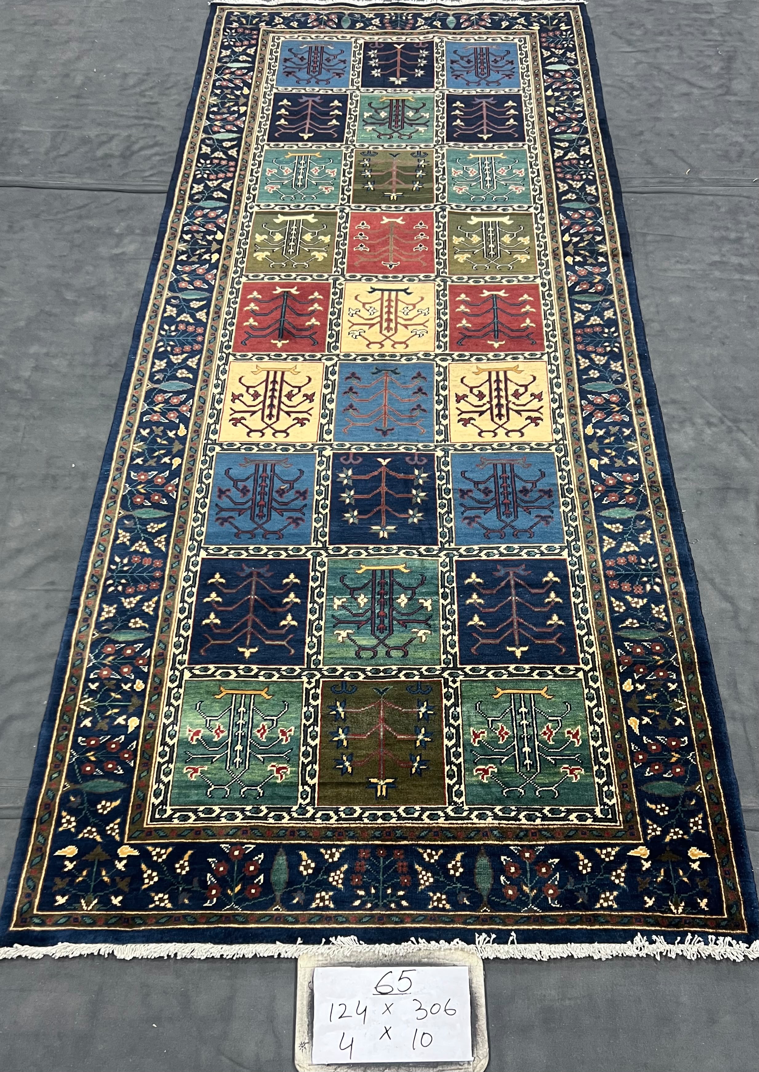 Sabz-Bagh-e-Balkh Afghan hand-knotted Ghazni wool rug, overhead view