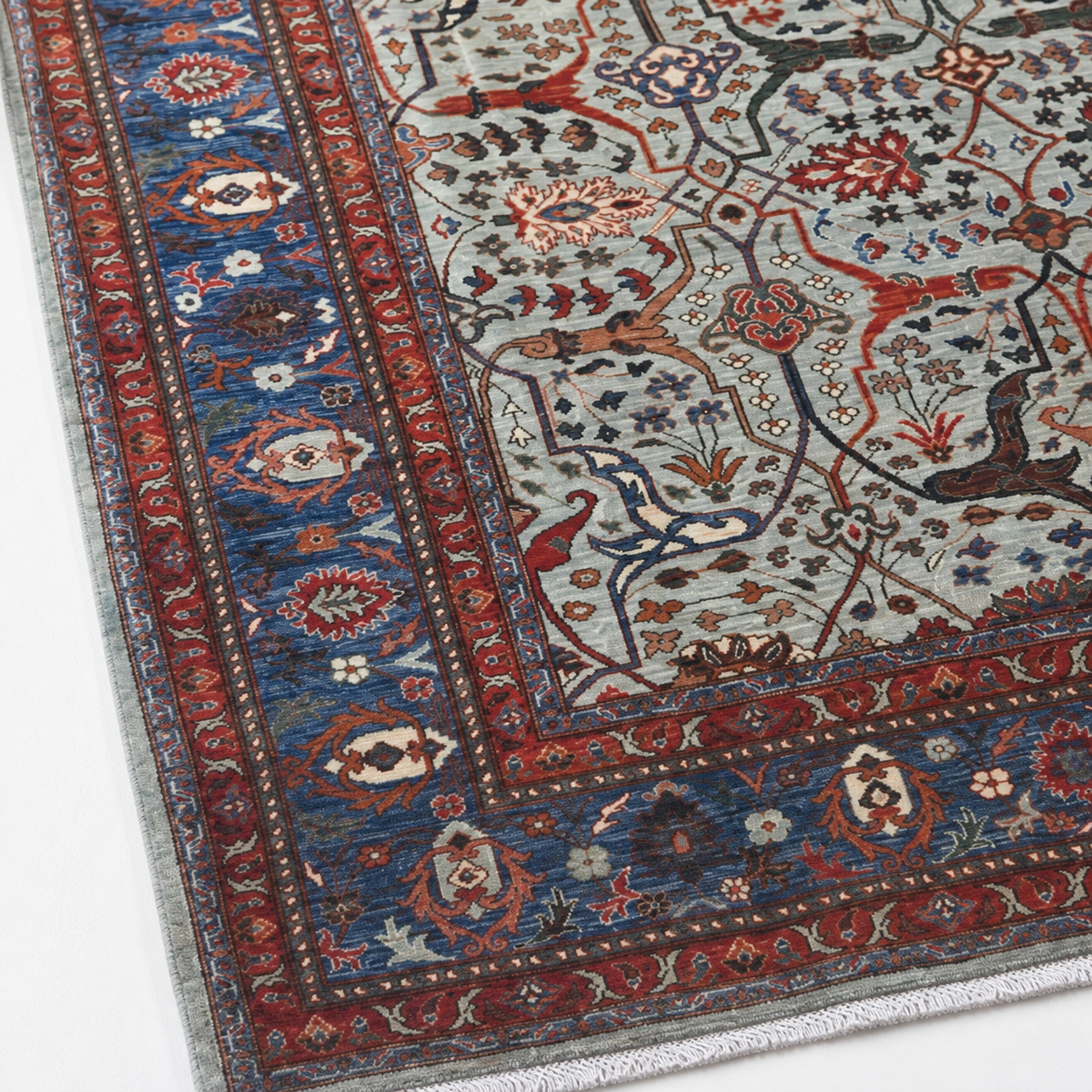 Nilufar-e-Shiraz Afghan Ghazni wool rug, hand-knotted detail