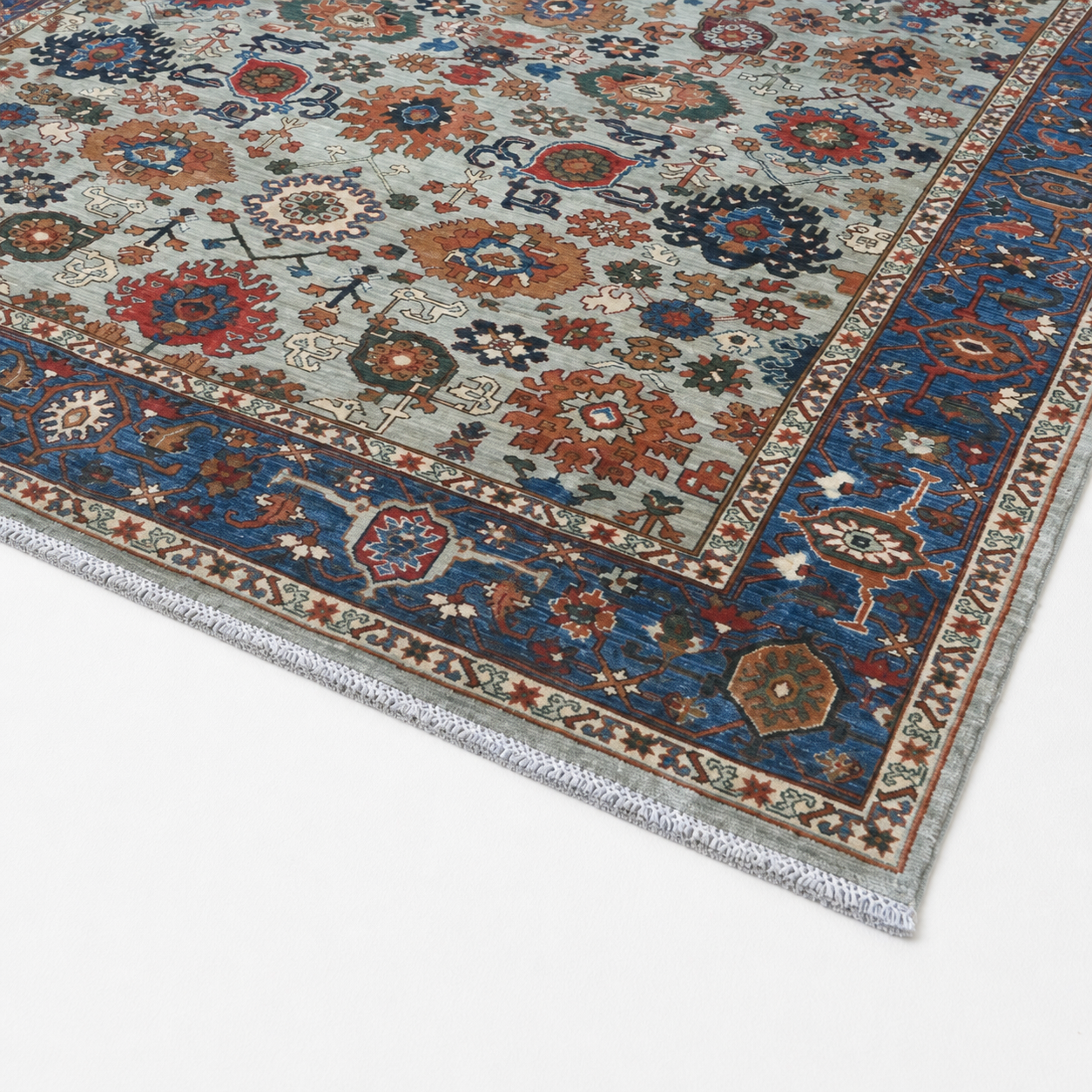 Aina-e-Herat Afghan Ghazni wool rug, hand-knotted detail