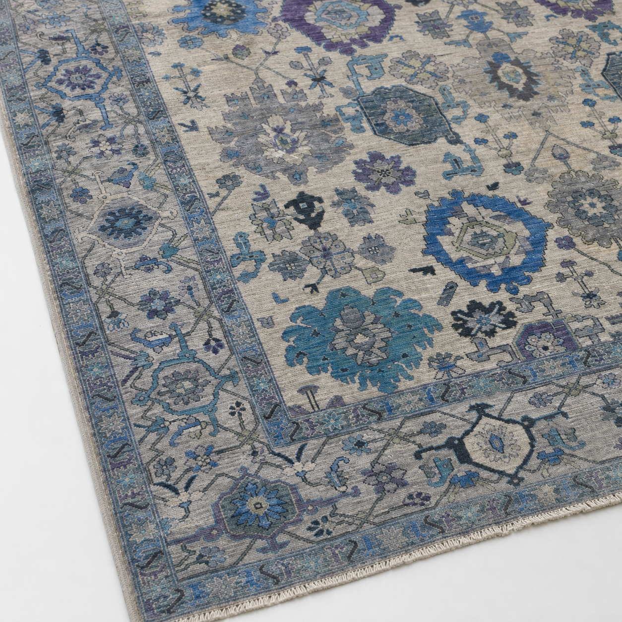 Niloofar-e-Safid Afghan Ghazni wool rug, hand-knotted detail