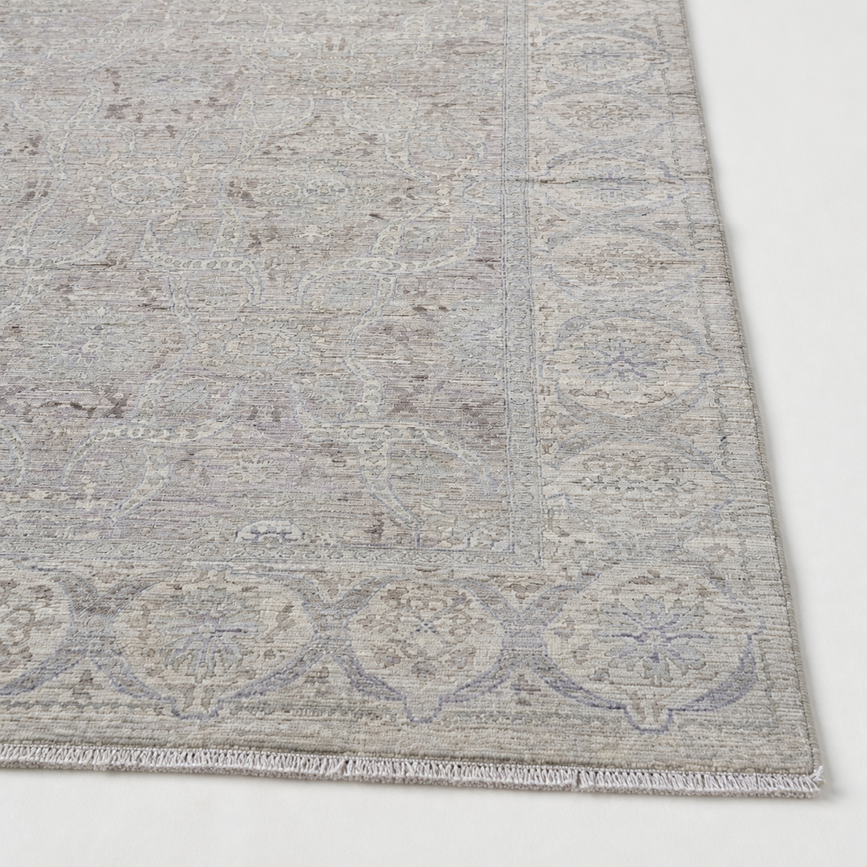 Bagh-e-Sahar Afghan Ghazni wool rug, hand-knotted detail